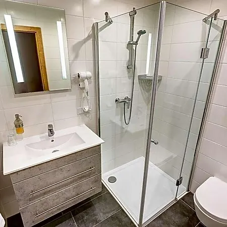 호텔 Smarthotel Schmid - Restaurant & Bar Inhouse - Naehe Schlossteich *