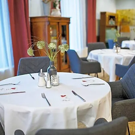Smarthotel Schmid - Restaurant & Bar Inhouse - Naehe Schlossteich *